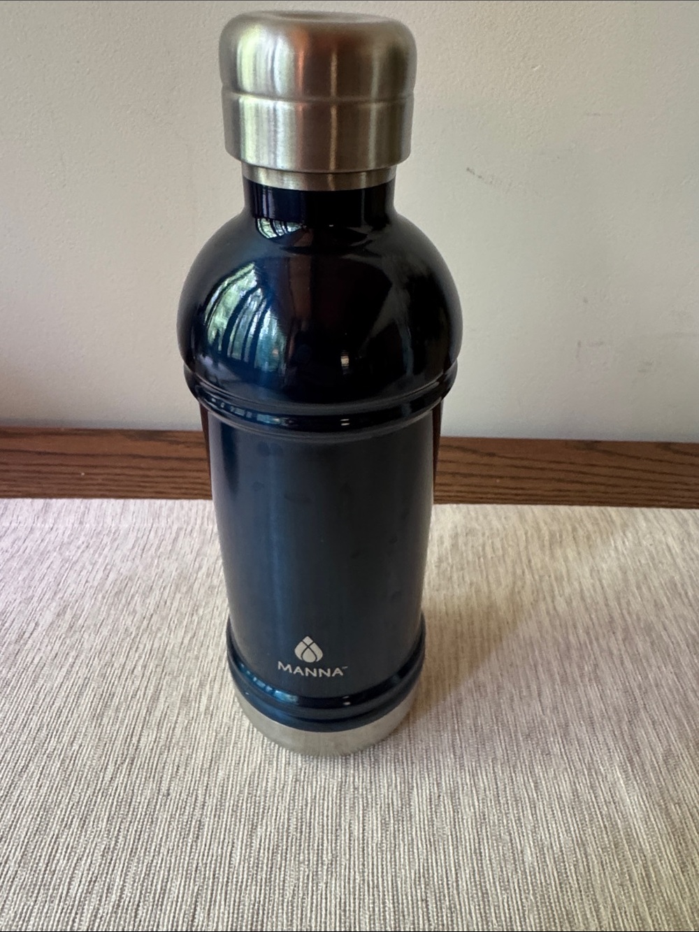 Manna Navy Blue Stainless Insulated Water Bottle with Silver Cap